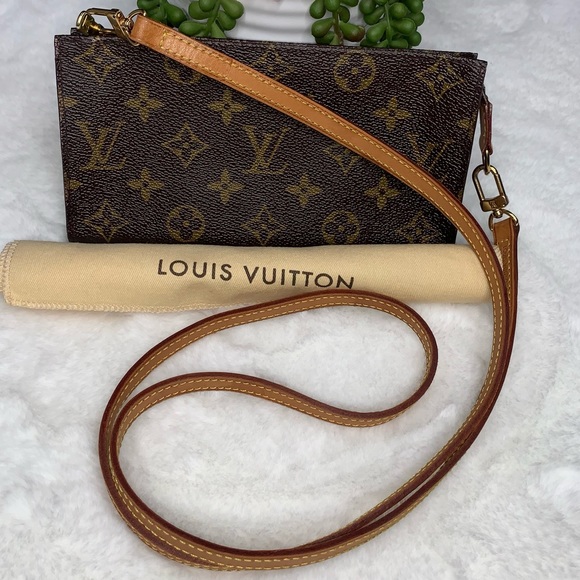LOUIS VUITTON Monogram Bucket Pouch GM with Louis Vuitton Strap- removable - Picture 3 of 16